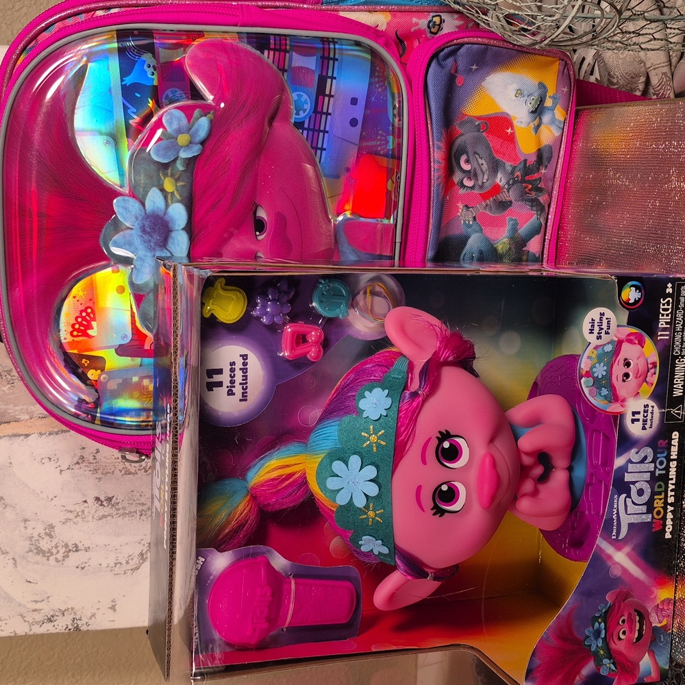 Dreamworks Troll World Tour - Poppy Backpack and Poppy Styling Head - Bundle